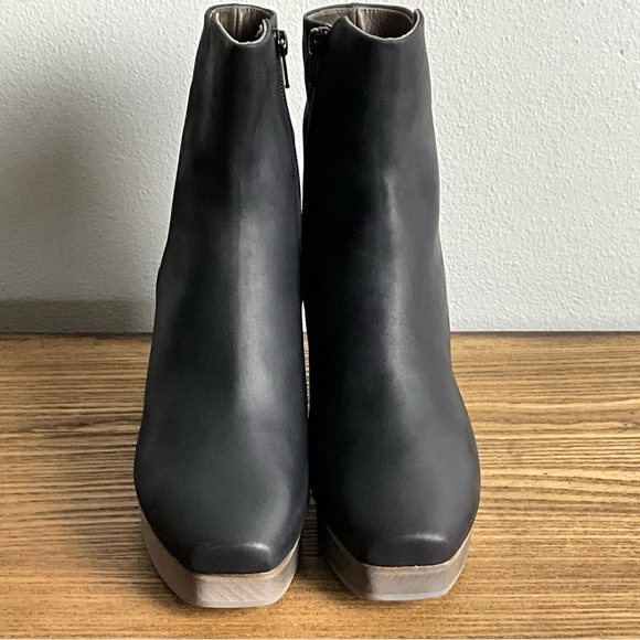 Coclico Rana Black Leather Heeled Ankle Boot, New in Box - Picture 4 of 11